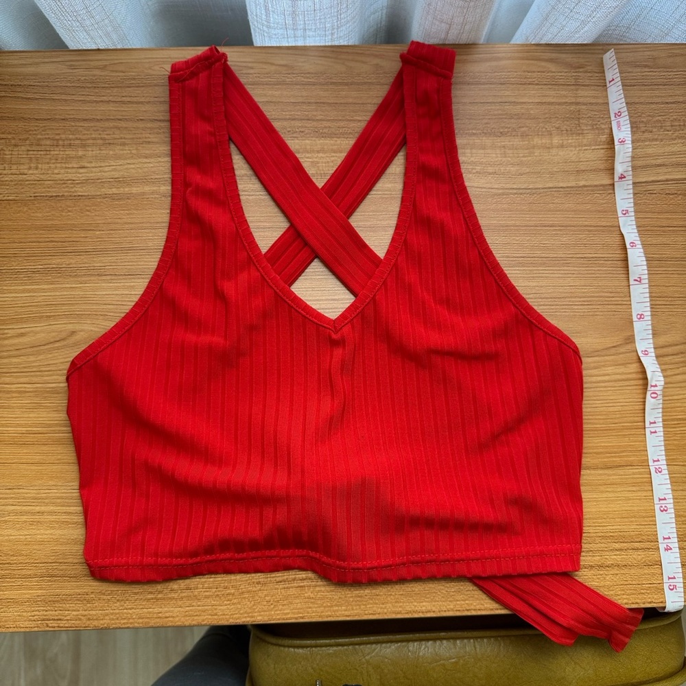 Backless crop top - Picture 2 of 4